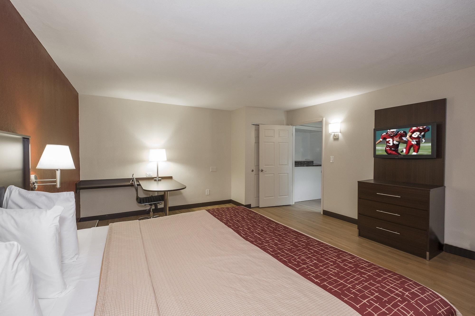 Red Roof Inn Plus+ Poughkeepsie Ngoại thất bức ảnh